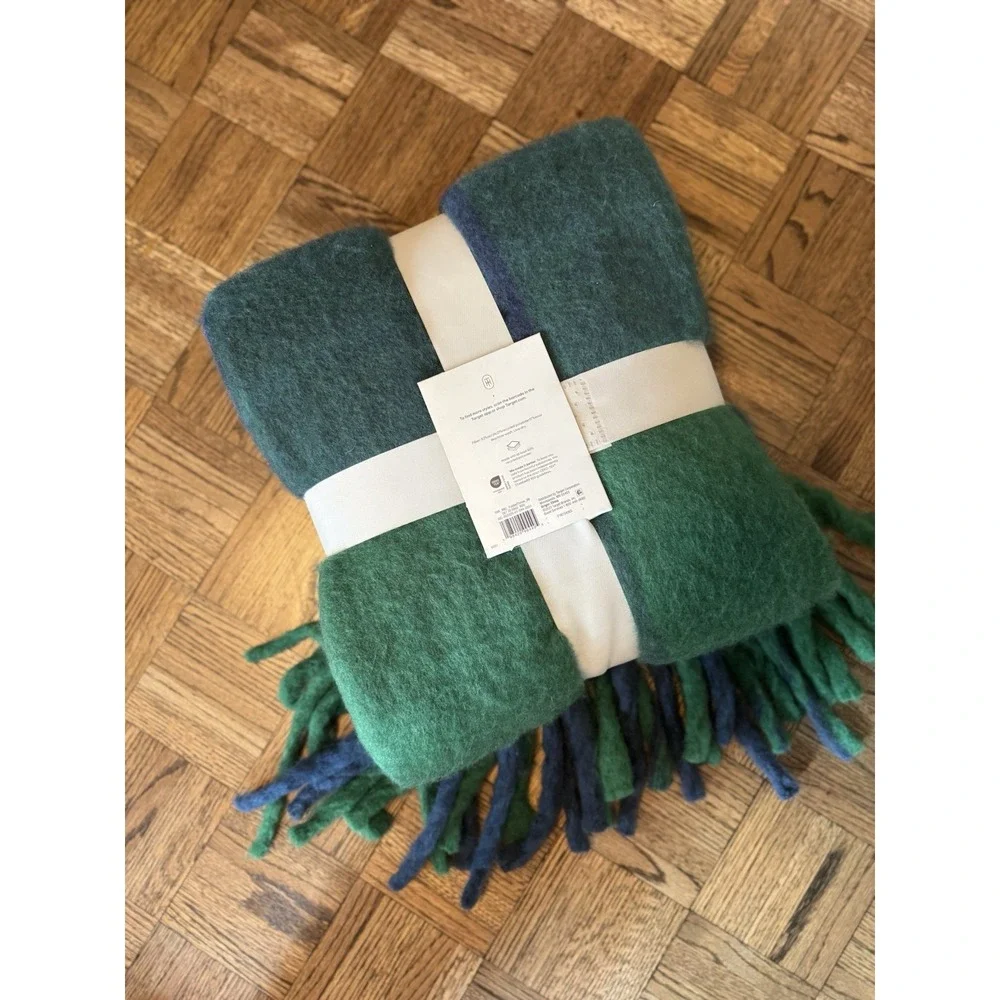 Threshold Navy Blue & Hunter Green Woven Wool Blend Throw Blanket 50